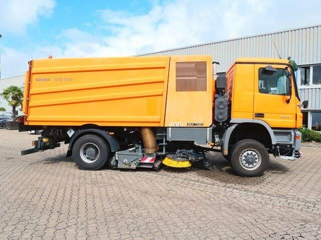 Mercedes-Benz 2032 A Actros 4x4, Bucher STKF 9500, Airport, AC - Road sweeper: picture 2 Mercedes-Benz 2032 A Actros 4x4, Bucher STKF 9500, Airport, AC - Road sweeper: picture 2