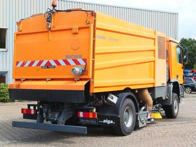 Mercedes-Benz 2032 A Actros 4x4, Bucher STKF 9500, Airport, AC - Road sweeper: picture 3 Mercedes-Benz 2032 A Actros 4x4, Bucher STKF 9500, Airport, AC - Road sweeper: picture 3