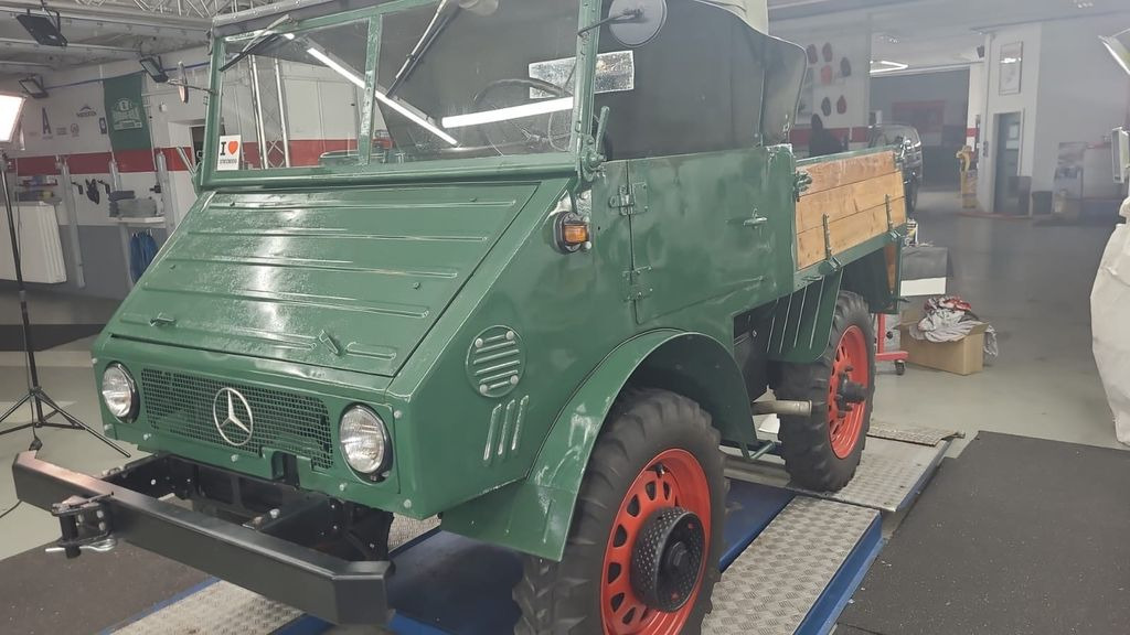 Unimog 401/Restauriert - Flatbed van: picture 2 Unimog 401/Restauriert - Flatbed van: picture 2