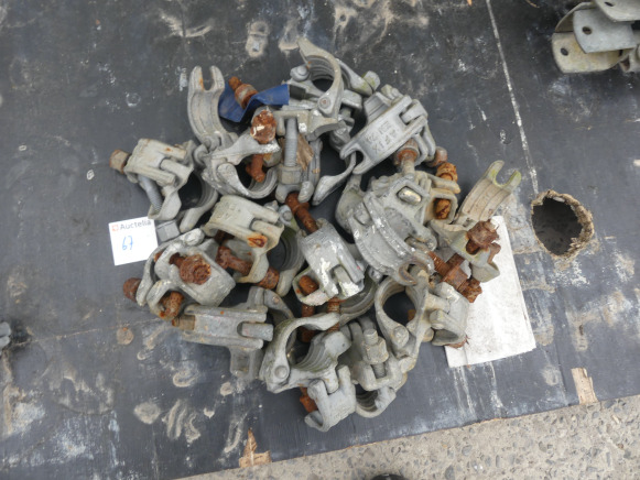 15 Attaches pour échafaudage - Construction equipment: picture 1 15 Attaches pour échafaudage - Construction equipment: picture 1