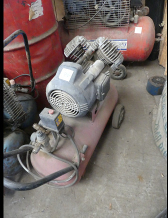2 Compresseurs - Air compressor: picture 2 2 Compresseurs - Air compressor: picture 2