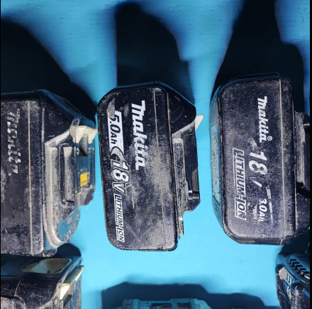 2x perceuses 18v MAKITA + Makita 18 Volt Tournevis à percussion - Construction equipment: picture 5 2x perceuses 18v MAKITA + Makita 18 Volt Tournevis à percussion - Construction equipment: picture 5