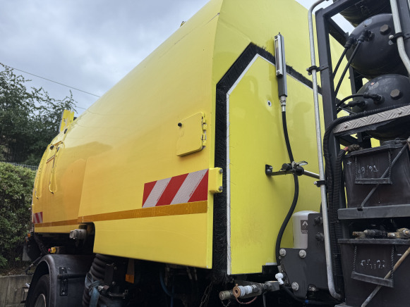 Camion balayeuse Renault SEMAT 6 M³ - Tank truck: picture 3 Camion balayeuse Renault SEMAT 6 M³ - Tank truck: picture 3