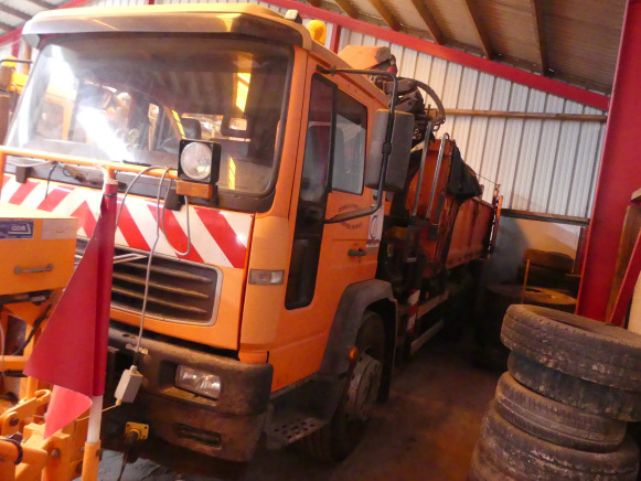 Camion benne + grue auxiliaire Volvo FL6E 19.0 - Tipper, Crane truck: picture 2 Camion benne + grue auxiliaire Volvo FL6E 19.0 - Tipper, Crane truck: picture 2