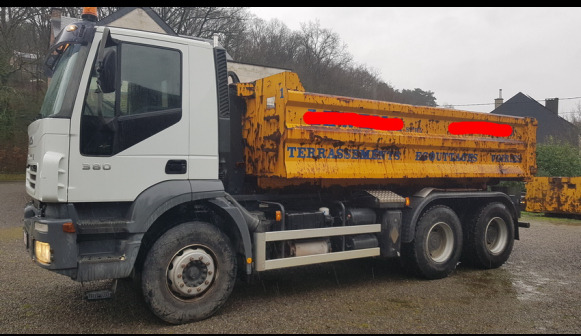 Camion porte container + container 11 m³ Iveco Trakker 380 - Container transporter/ Swap body truck: picture 1 Camion porte container + container 11 m³ Iveco Trakker 380 - Container transporter/ Swap body truck: picture 1