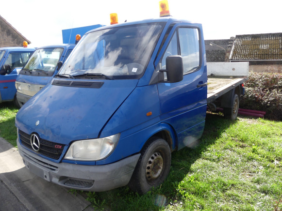 Camionnette plateau Mercedes 308 CDI-D (2002-313.444 km) - Flatbed van: picture 2 Camionnette plateau Mercedes 308 CDI-D (2002-313.444 km) - Flatbed van: picture 2
