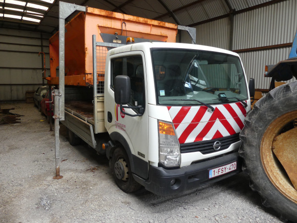 Camionnette tribenne Nissan F241 - Tipper: picture 1 Camionnette tribenne Nissan F241 - Tipper: picture 1