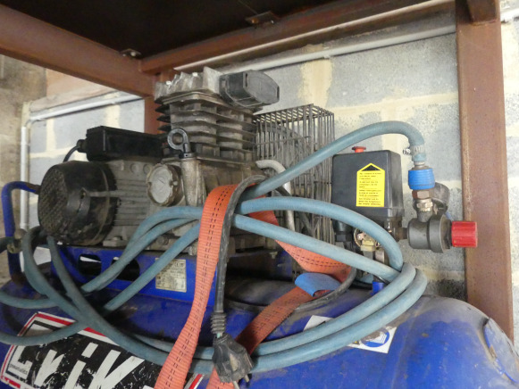 Compresseur Criko Mistral 100/200M - Air compressor: picture 2 Compresseur Criko Mistral 100/200M - Air compressor: picture 2