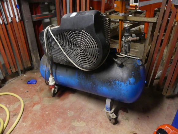 Compresseur à reconditionner Abbac - Air compressor: picture 1 Compresseur à reconditionner Abbac - Air compressor: picture 1