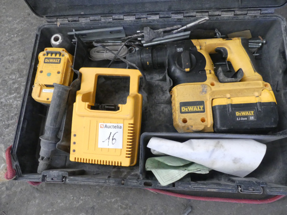 Compresseur et marteau perforateur - Construction equipment: picture 2 Compresseur et marteau perforateur - Construction equipment: picture 2