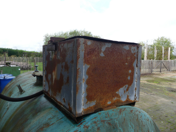 Cuve a mazout avec pompe - Food processing equipment: picture 4 Cuve a mazout avec pompe - Food processing equipment: picture 4