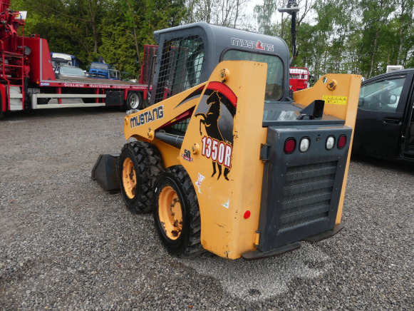 Mini chargeur sur pneus Mustang 1350 R - Skid steer loader: picture 4 Mini chargeur sur pneus Mustang 1350 R - Skid steer loader: picture 4