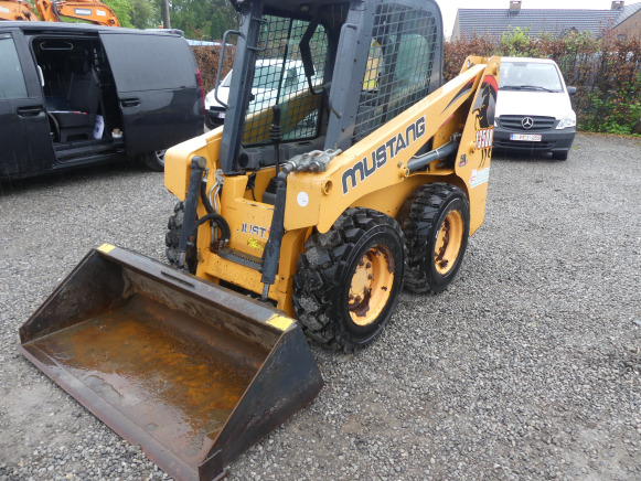 Mini chargeur sur pneus Mustang 1350 R - Skid steer loader: picture 2 Mini chargeur sur pneus Mustang 1350 R - Skid steer loader: picture 2