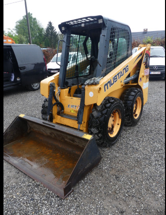 Mini chargeur sur pneus Mustang 1350 R - Skid steer loader: picture 1 Mini chargeur sur pneus Mustang 1350 R - Skid steer loader: picture 1