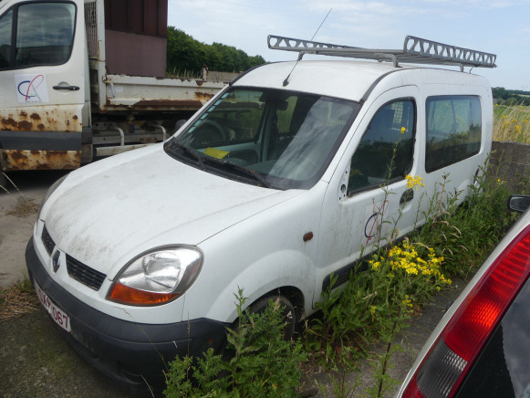 REF:Immatriculée sous : SXP067 - Voiture Renault - Other machinery: picture 2 REF:Immatriculée sous : SXP067 - Voiture Renault - Other machinery: picture 2