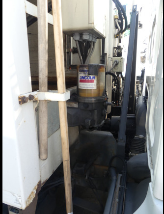REF:1380 - Camion poubelle Renault Midlum 180DXI (2011-183.874 km) - Garbage truck: picture 5 REF:1380 - Camion poubelle Renault Midlum 180DXI (2011-183.874 km) - Garbage truck: picture 5