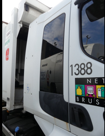 REF:1388 - Camion poubelle Renault Midlum 270DXI (2011-185.032 km) - Garbage truck: picture 4 REF:1388 - Camion poubelle Renault Midlum 270DXI (2011-185.032 km) - Garbage truck: picture 4