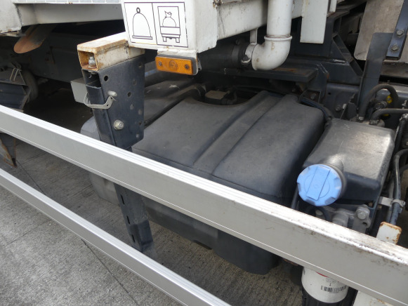REF:1388 - Camion poubelle Renault Midlum 270DXI (2011-185.032 km) - Garbage truck: picture 5 REF:1388 - Camion poubelle Renault Midlum 270DXI (2011-185.032 km) - Garbage truck: picture 5