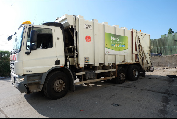 REF : 18 - Camion Poubelle DAF CF75 - Garbage truck: picture 2 REF : 18 - Camion Poubelle DAF CF75 - Garbage truck: picture 2