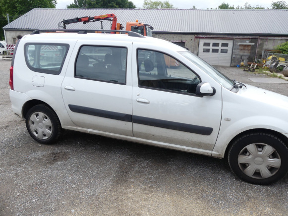 REF:1RFU370 - Voiture Dacia Logan Break SD (2012-63.842 km) - SUV: picture 4 REF:1RFU370 - Voiture Dacia Logan Break SD (2012-63.842 km) - SUV: picture 4
