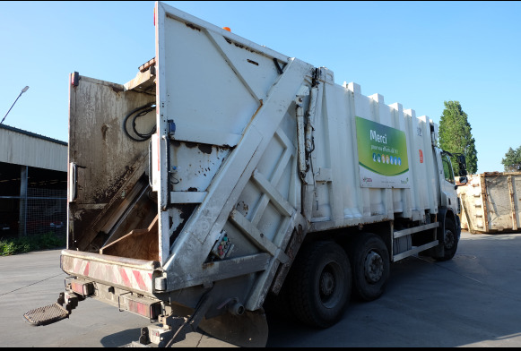 REF : 34 - Camion poubelle DAF CF75 - Garbage truck: picture 5 REF : 34 - Camion poubelle DAF CF75 - Garbage truck: picture 5