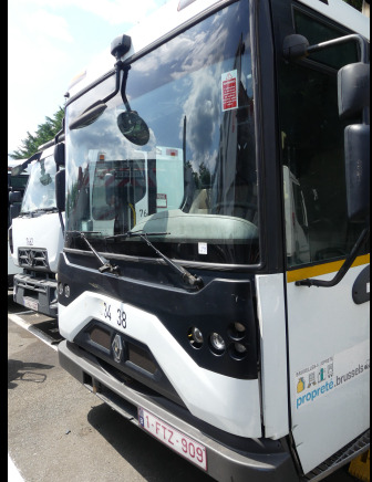 REF:3438 - Camion poubelle (à reconditionner) Renault Access (2013-185.600 km) - Garbage truck: picture 3 REF:3438 - Camion poubelle (à reconditionner) Renault Access (2013-185.600 km) - Garbage truck: picture 3