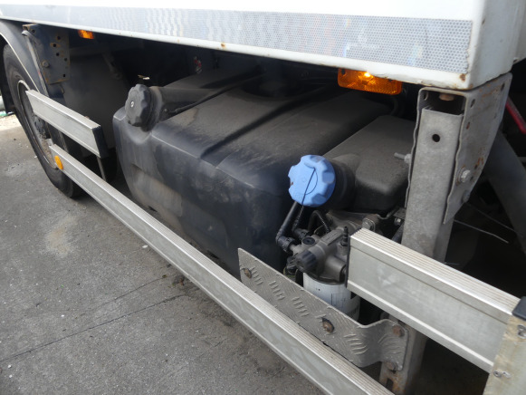 REF:68419 - Camion poubelle Renault Midlum 180DXI (2013-150.066 km) - Garbage truck: picture 4 REF:68419 - Camion poubelle Renault Midlum 180DXI (2013-150.066 km) - Garbage truck: picture 4