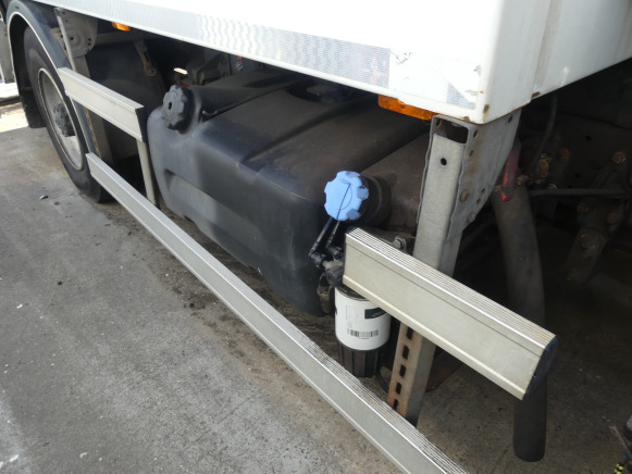 REF:68420 - Camion poubelle Renault Midlum 180DXI (2013-115.450 km) - Garbage truck: picture 4 REF:68420 - Camion poubelle Renault Midlum 180DXI (2013-115.450 km) - Garbage truck: picture 4