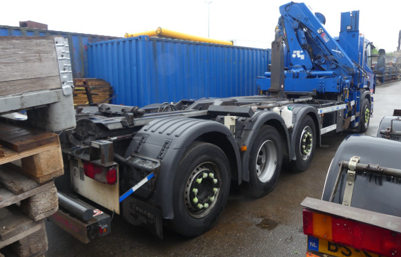 REF:BZ-RD-89 - Camion porte container avec grue Scania P360 B 8X2/*6 (2011-759.907 km) - Container transporter/ Swap body truck: picture 3 REF:BZ-RD-89 - Camion porte container avec grue Scania P360 B 8X2/*6 (2011-759.907 km) - Container transporter/ Swap body truck: picture 3