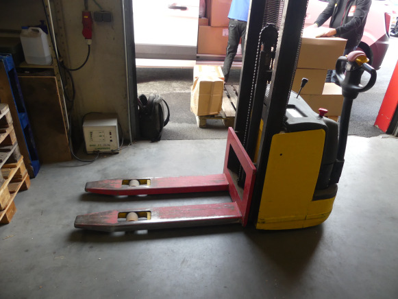 REF:Bâtiment A - Gerbeur Komatsu MWS 10-1R - Stacker: picture 2 REF:Bâtiment A - Gerbeur Komatsu MWS 10-1R - Stacker: picture 2
