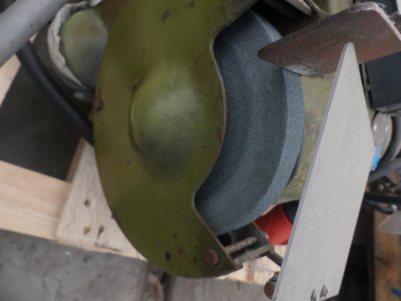 REF:D12 - Touret à meuler double tête - Metalworking machinery: picture 3 REF:D12 - Touret à meuler double tête - Metalworking machinery: picture 3