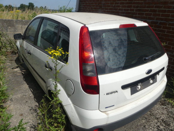 REF:Immatriculée sous : SPI-110 - Voiture Ford FIESTA - Car: picture 4 REF:Immatriculée sous : SPI-110 - Voiture Ford FIESTA - Car: picture 4