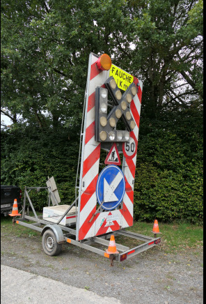 Remorque simple essieu avec signalisation - Construction equipment: picture 1 Remorque simple essieu avec signalisation - Construction equipment: picture 1