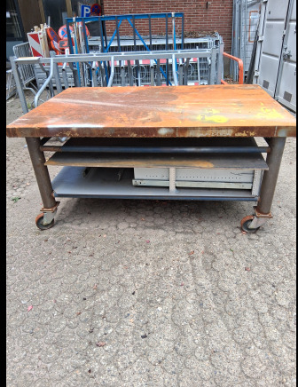 Table de soudure en metal sur roue - Metalworking machinery: picture 2 Table de soudure en metal sur roue - Metalworking machinery: picture 2