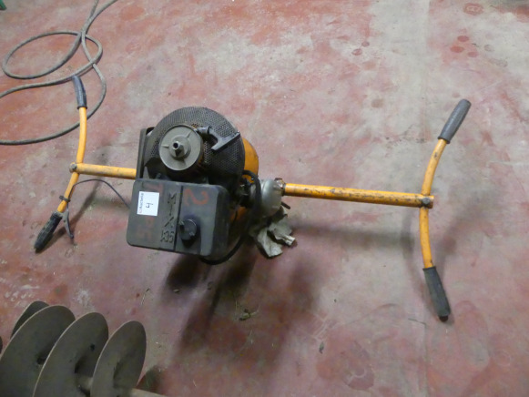Tarière thermique - Auger: picture 3 Tarière thermique - Auger: picture 3