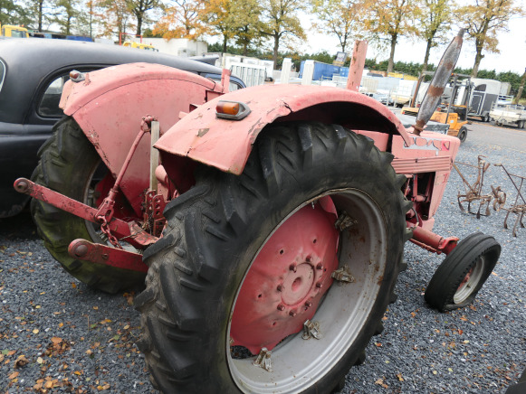 Tracteur agricole International Harvester (VIN:NT362374) - Farm tractor: picture 3 Tracteur agricole International Harvester (VIN:NT362374) - Farm tractor: picture 3