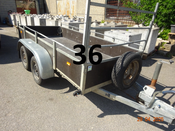 1 remorque double essieux de 3m, freinée, de marque HAPERT, dim. Pneus 165/70/R13 - Trailer: picture 1 1 remorque double essieux de 3m, freinée, de marque HAPERT, dim. Pneus 165/70/R13 - Trailer: picture 1