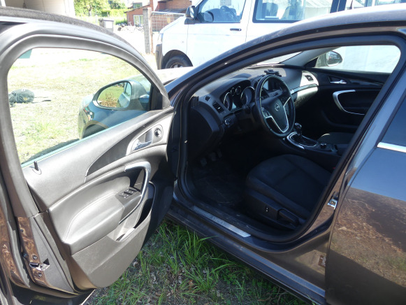 Voiture Opel INSIGNA (2011-155.376 km) - Car: picture 5 Voiture Opel INSIGNA (2011-155.376 km) - Car: picture 5
