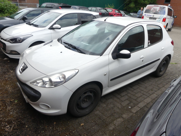 Voiture Peugeot 206+ (2010-119.445 km) - Car: picture 2 Voiture Peugeot 206+ (2010-119.445 km) - Car: picture 2