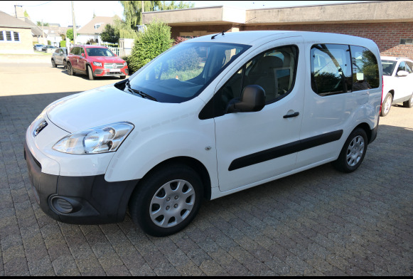 Voiture Peugeot Partner (2011-87.624 km) - Combi van: picture 1 Voiture Peugeot Partner (2011-87.624 km) - Combi van: picture 1