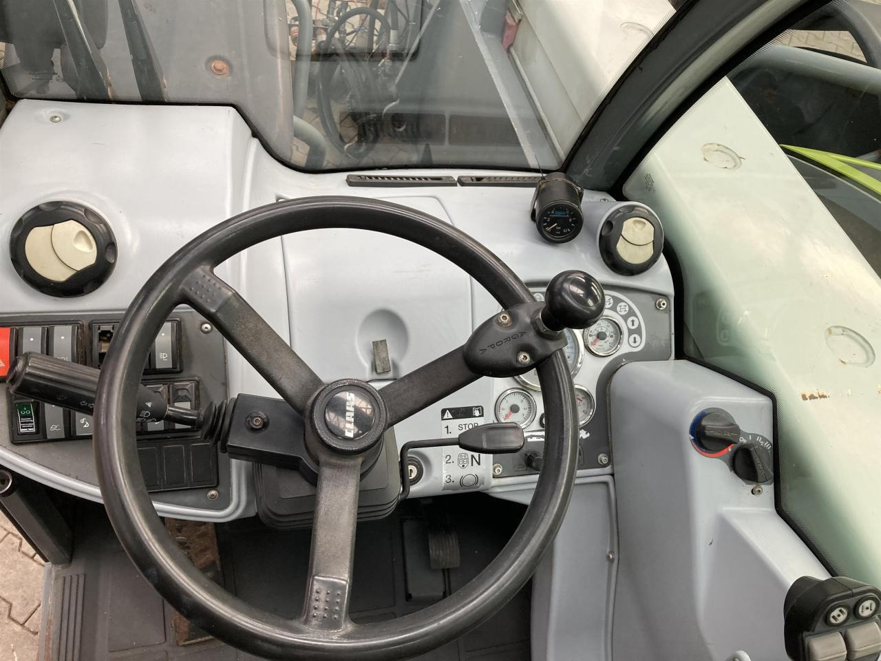 Telescopic handler CLAAS Scorpion 9040 VariPower: picture 8 Telescopic handler CLAAS Scorpion 9040 VariPower: picture 8