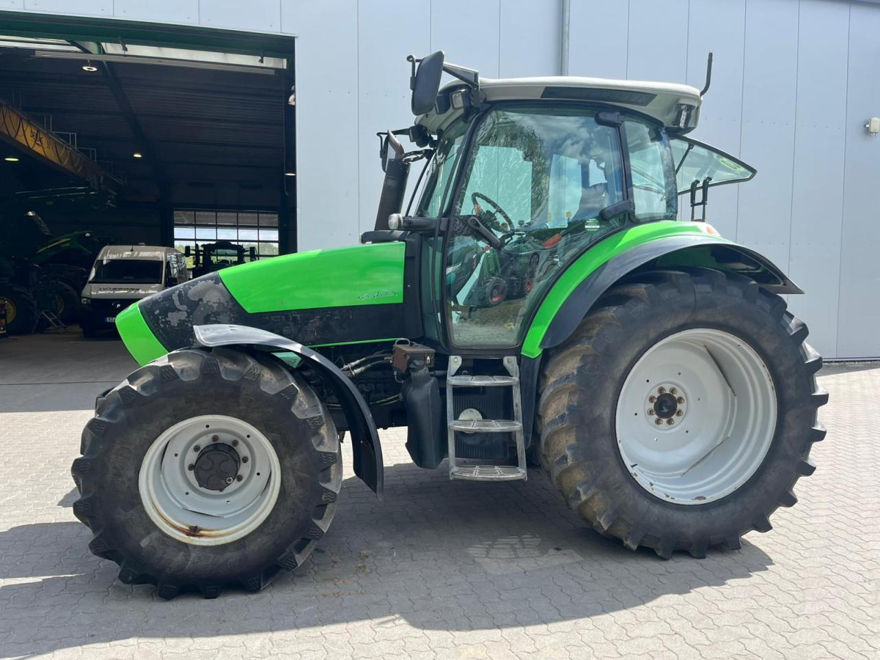 Deutz-Fahr Agrotron K 610 - Farm tractor: picture 1 Deutz-Fahr Agrotron K 610 - Farm tractor: picture 1