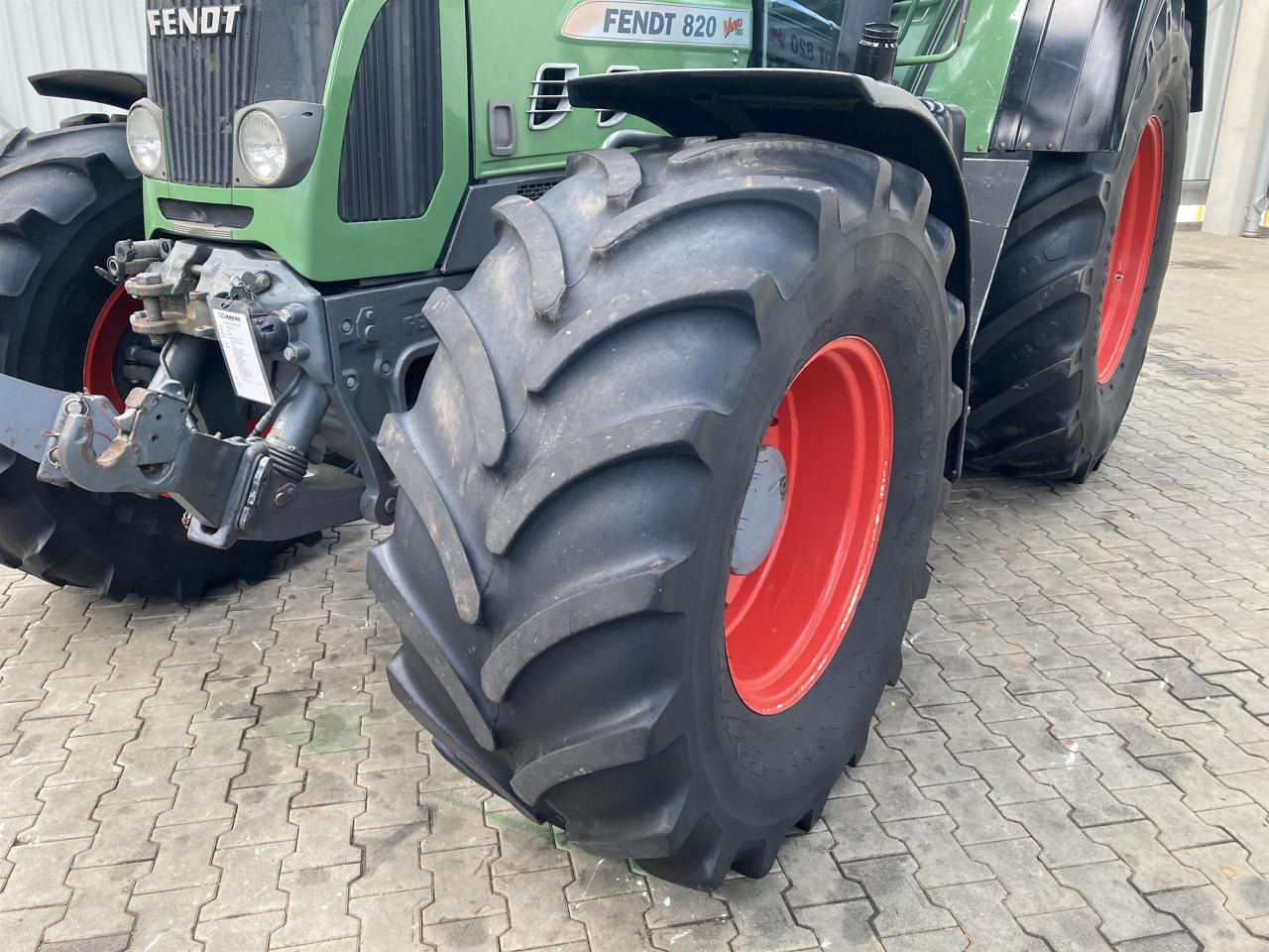 Fendt 820 Vario TMS - Farm tractor: picture 2 Fendt 820 Vario TMS - Farm tractor: picture 2