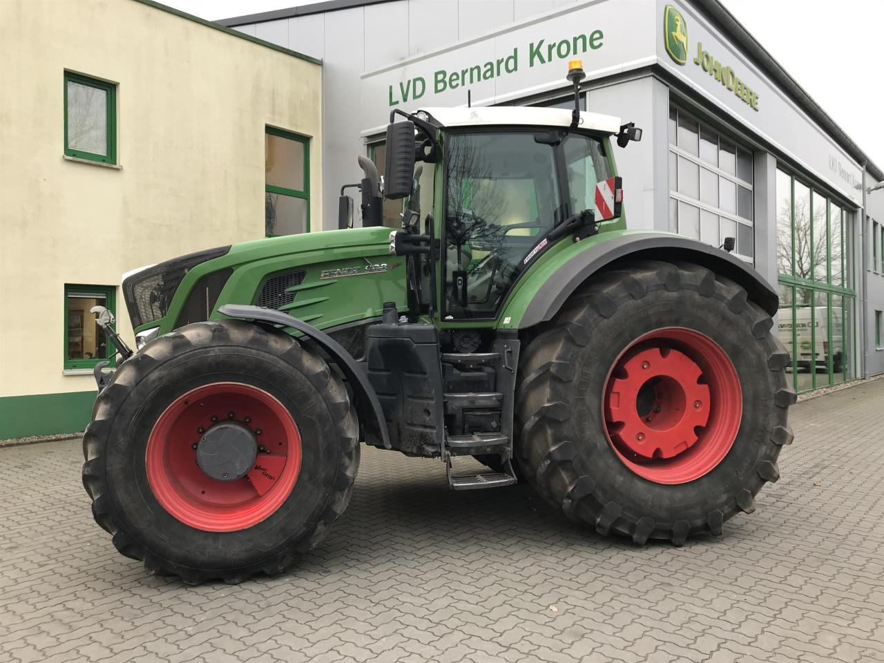 Fendt 933 - Farm tractor: picture 1 Fendt 933 - Farm tractor: picture 1