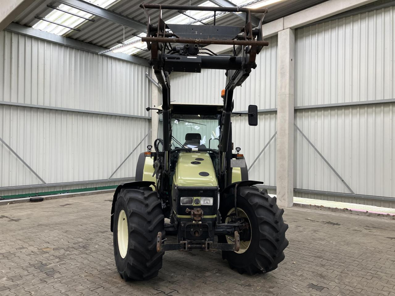 Hürlimann XT 909 - Farm tractor: picture 3 Hürlimann XT 909 - Farm tractor: picture 3