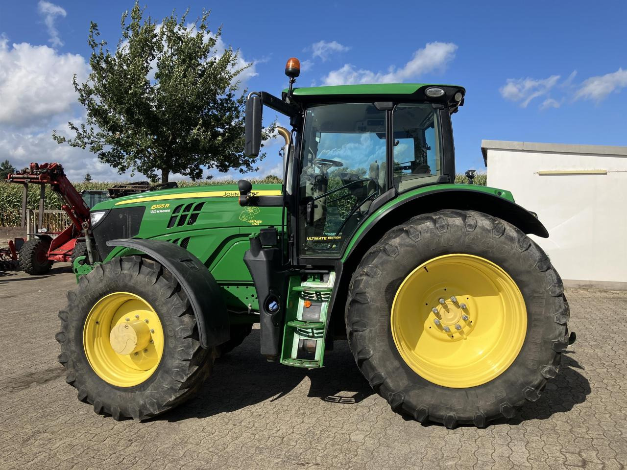 John Deere 6155R - Farm tractor: picture 1 John Deere 6155R - Farm tractor: picture 1