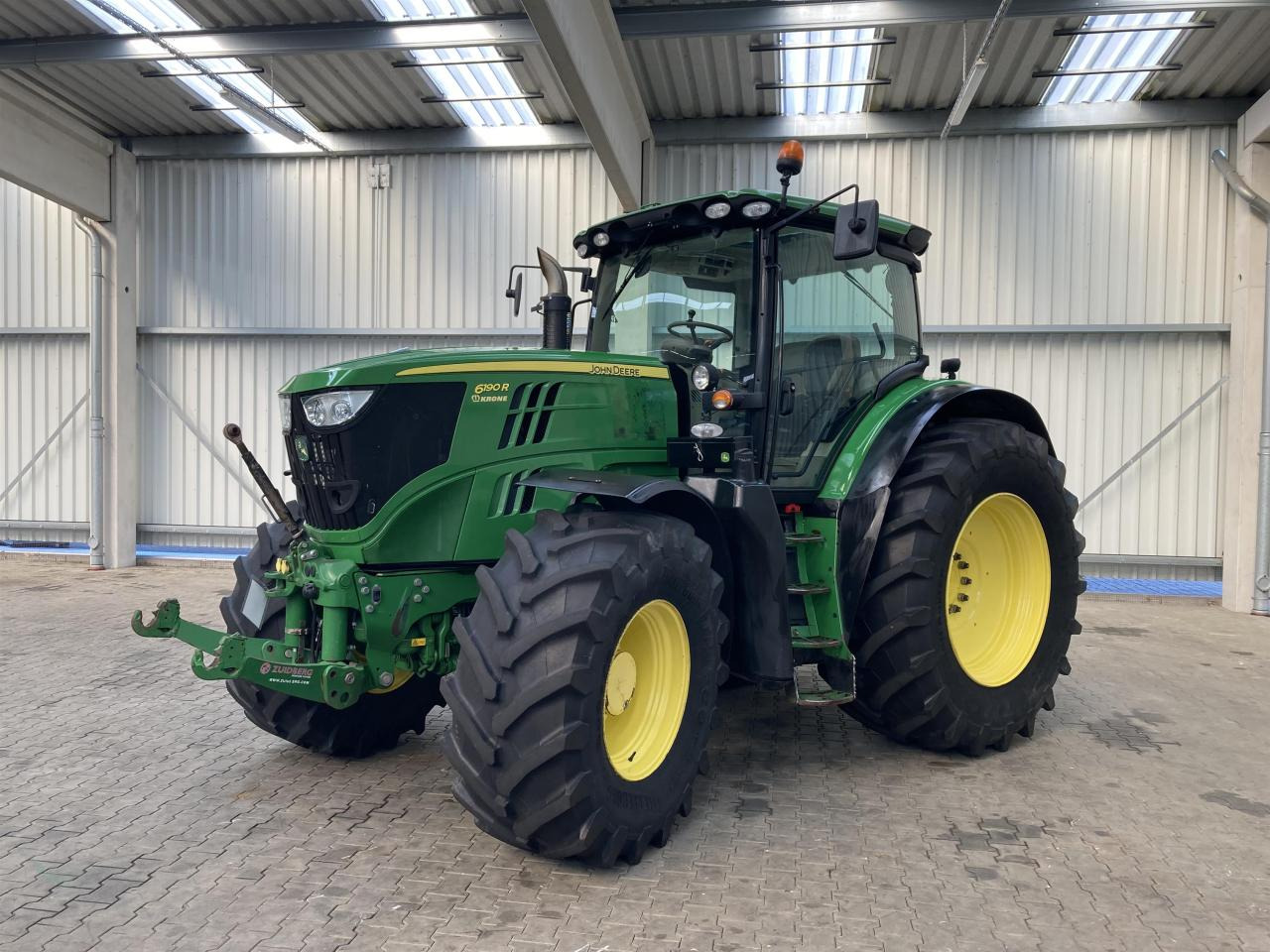 John Deere 6190R - Farm tractor: picture 1 John Deere 6190R - Farm tractor: picture 1