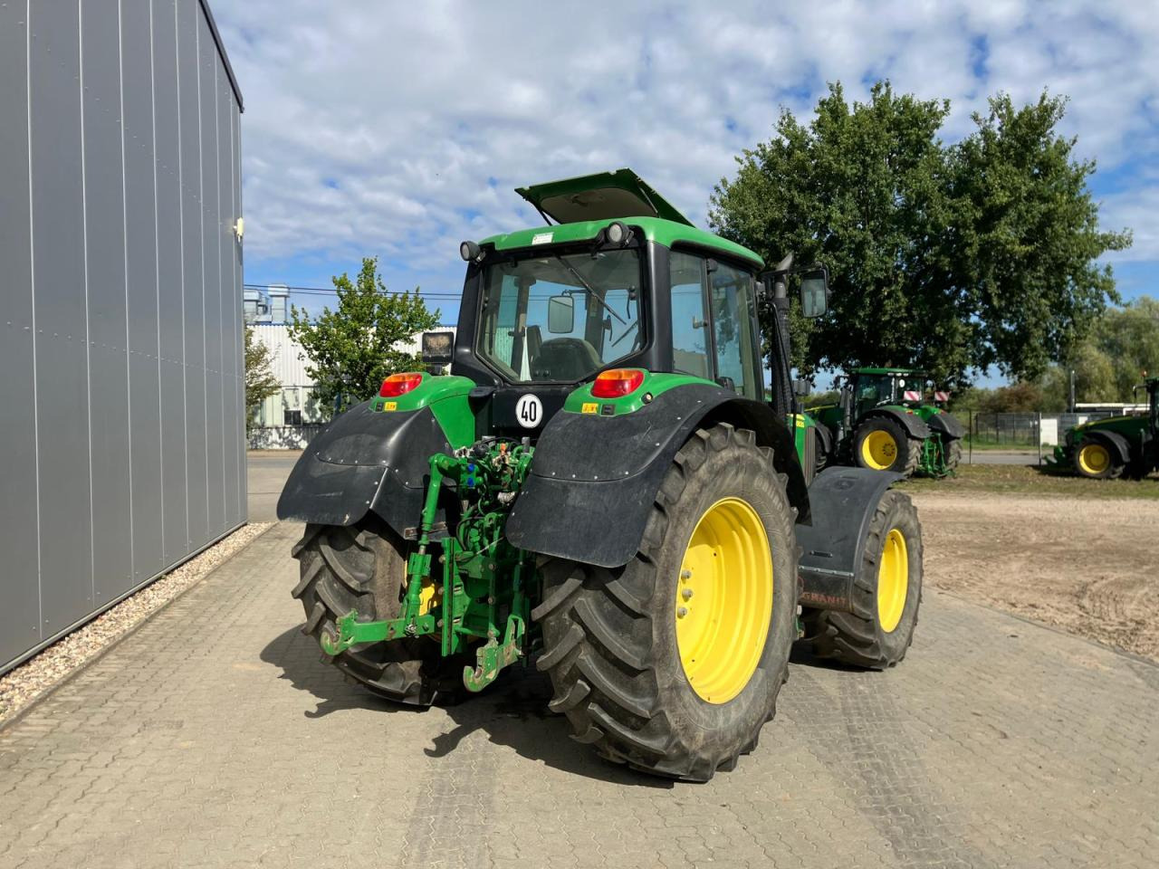 John Deere 6830 - Farm tractor: picture 4 John Deere 6830 - Farm tractor: picture 4