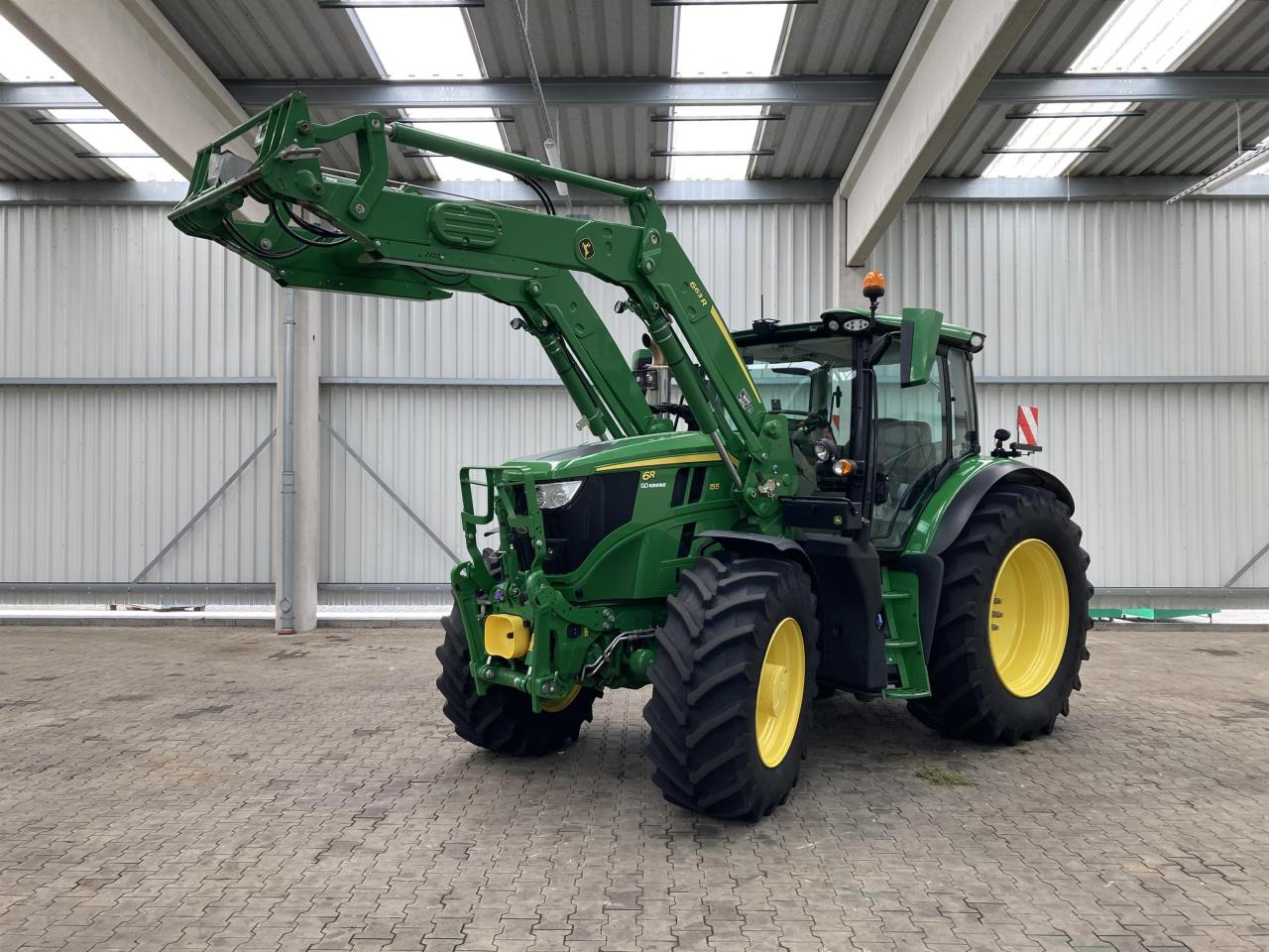 John Deere 6R 155 - Farm tractor: picture 1 John Deere 6R 155 - Farm tractor: picture 1