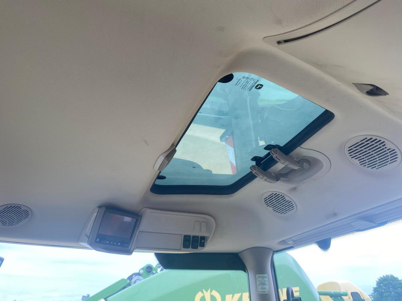 Farm tractor John Deere 6R 185: picture 7 Farm tractor John Deere 6R 185: picture 7